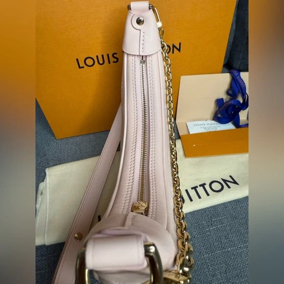 Louis Vuitton Loop monogram mahina Jasmine pink bag - Picture 7 of 10